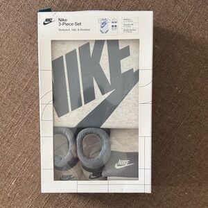 Nike Baby 3 piece set (bodysuit,hat and booties)